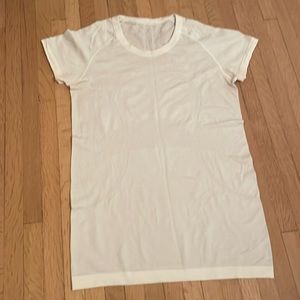 White lululemon swiftly shirt